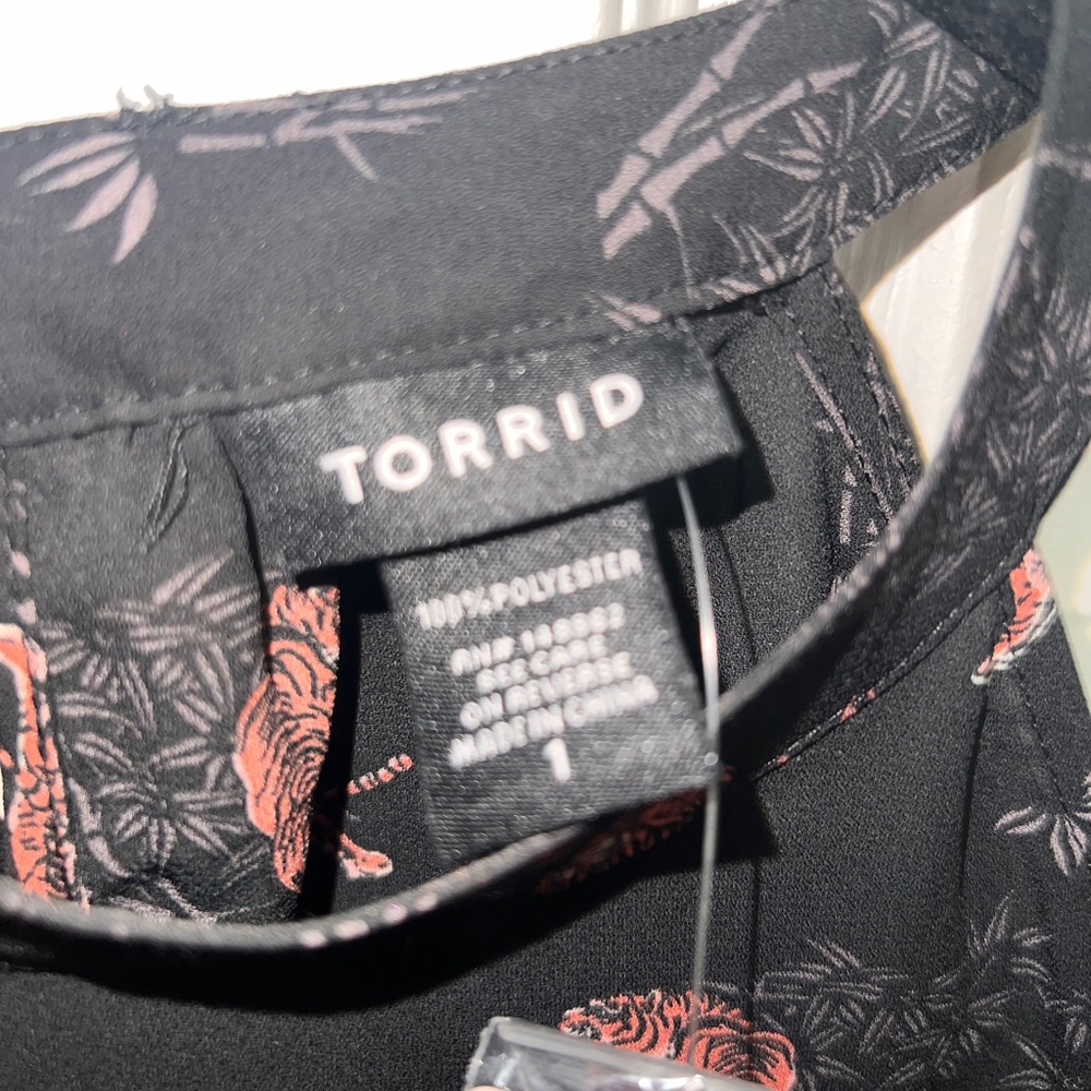 NWT Tiger Georgette Mock Tank Torrid Size 1 - Picture 3 of 6
